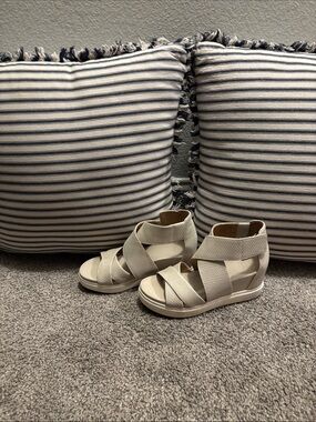 Dr. Scholl's Cream Elastic Strap Wedge Sandals